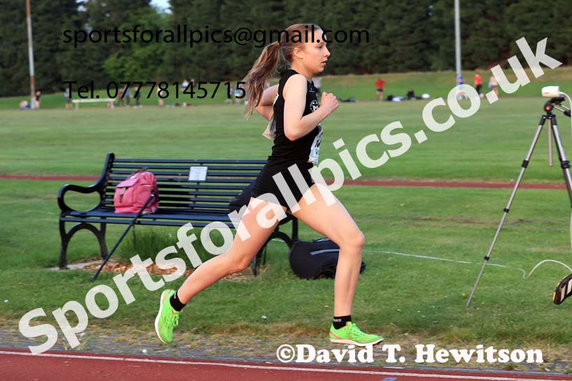 The 1500 metres, 2025 NEGP No. 1, Monkton Stadium, Jarrow. Photo: David T. Hewitson/Sports for All Pics